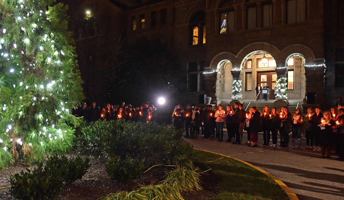 Students at annual Christmas tree lighting