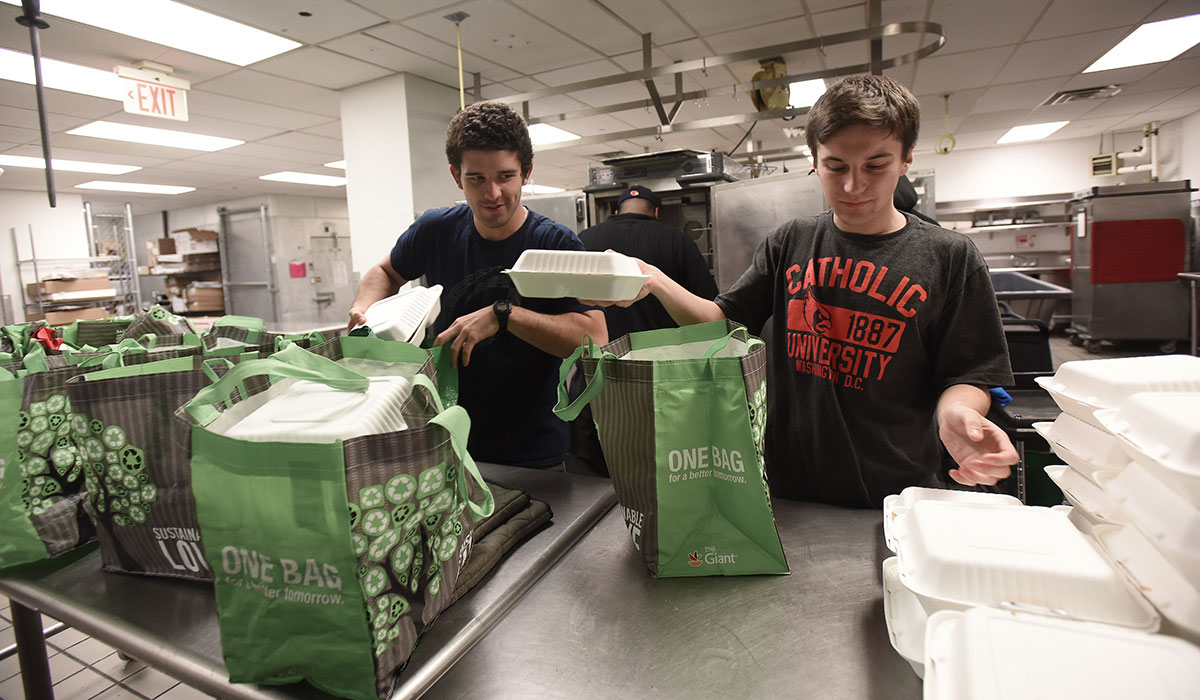 Students prepare meals for homeless food runs